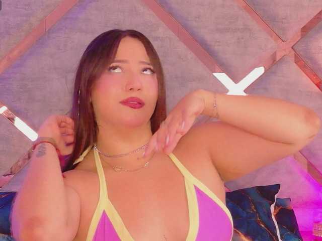 HannahPrada live cam on BongaCams