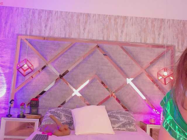 HannahPrada live webcam show