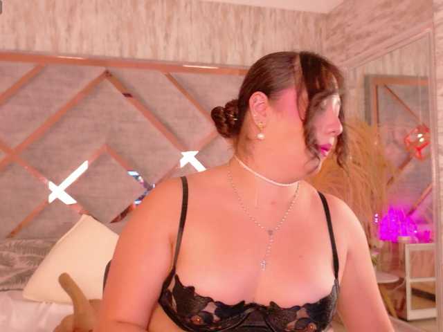 HannahPrada live cam on BongaCams