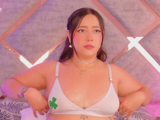 HannahPrada live webcam show