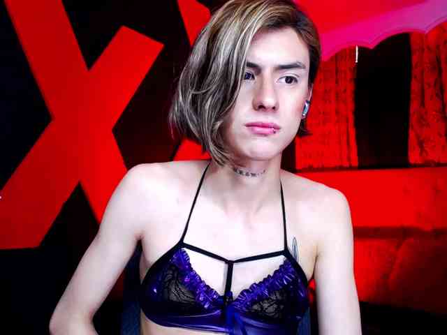ALANNFOOX Live Webcam on BongaCams