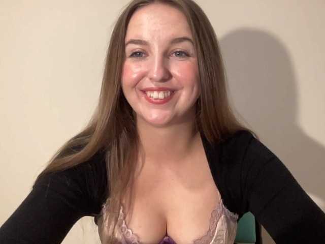 CharlotteNatural live cam on BongaCams