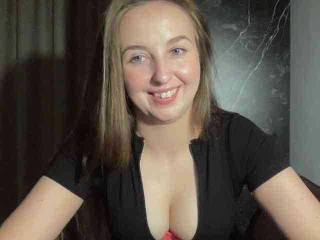 Model: CharlotteNatural