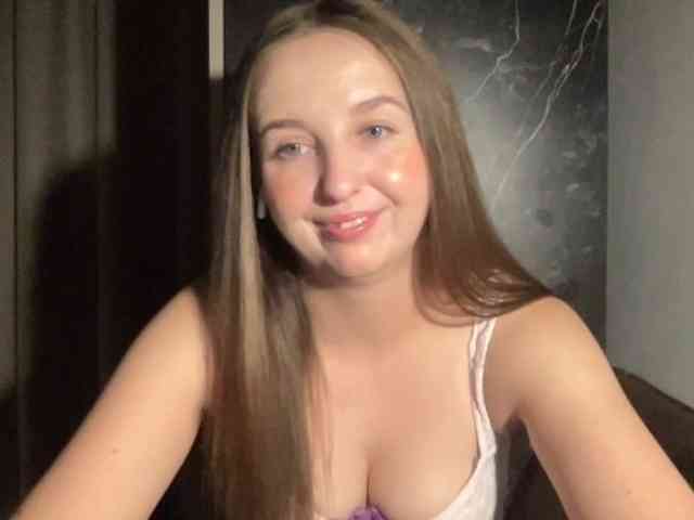 Model: CharlotteNatural