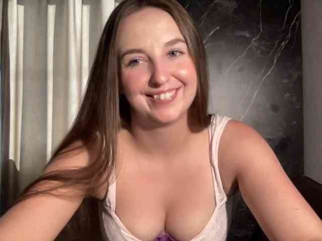 Model: CharlotteNatural