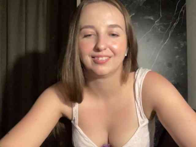 Model: CharlotteNatural
