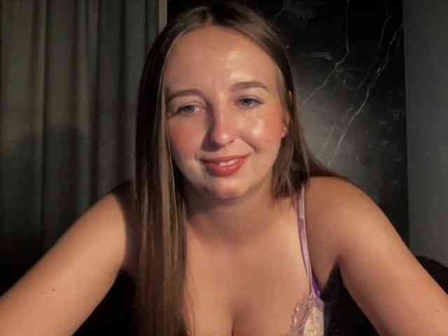 Model: CharlotteNatural