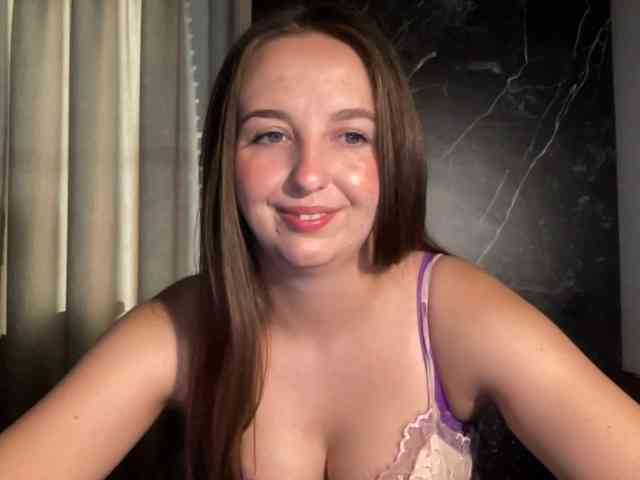 Model: CharlotteNatural