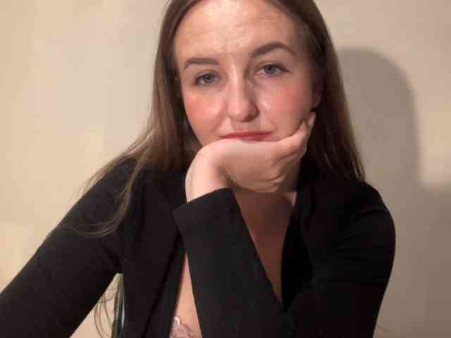 Model: CharlotteNatural