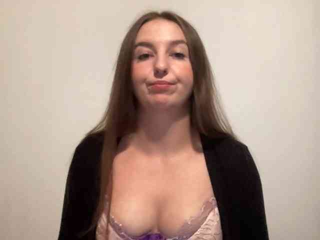 Model: CharlotteNatural