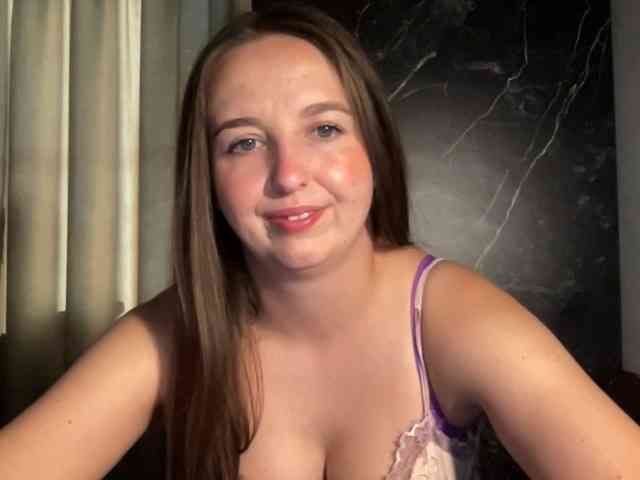 Model: CharlotteNatural