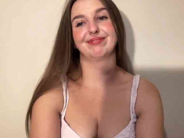 Model: CharlotteNatural
