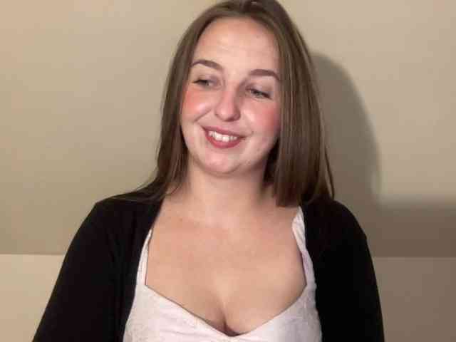 Model: CharlotteNatural