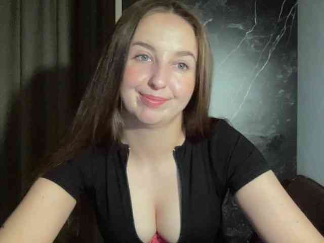 Model: CharlotteNatural