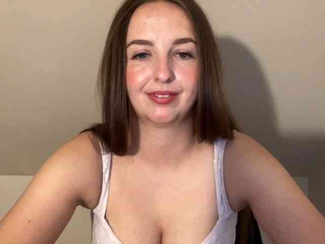 Model: CharlotteNatural