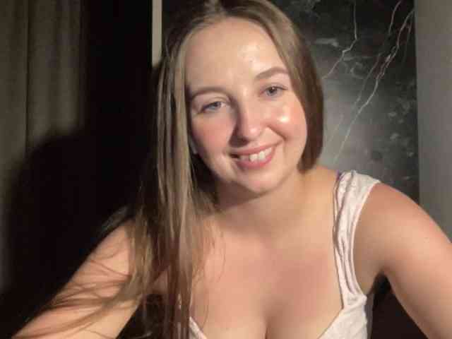 Model: CharlotteNatural