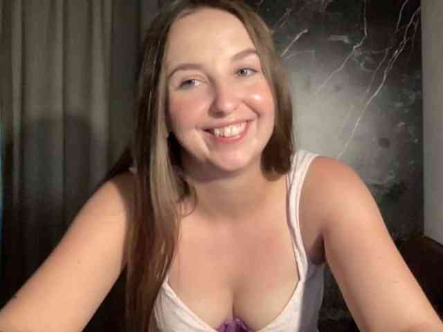 Model: CharlotteNatural