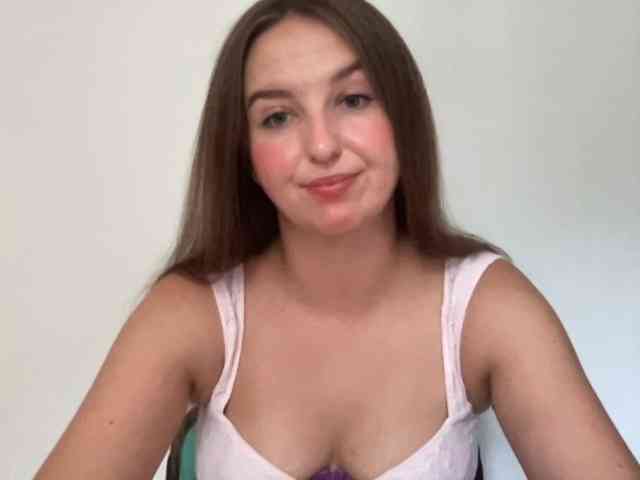 Model: CharlotteNatural