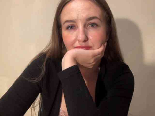 Model: CharlotteNatural