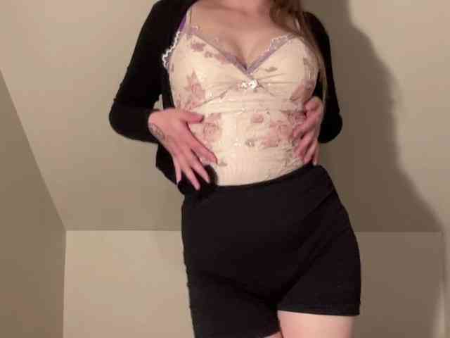 Model: CharlotteNatural