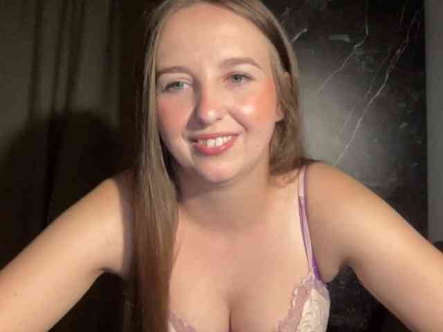 Model: CharlotteNatural