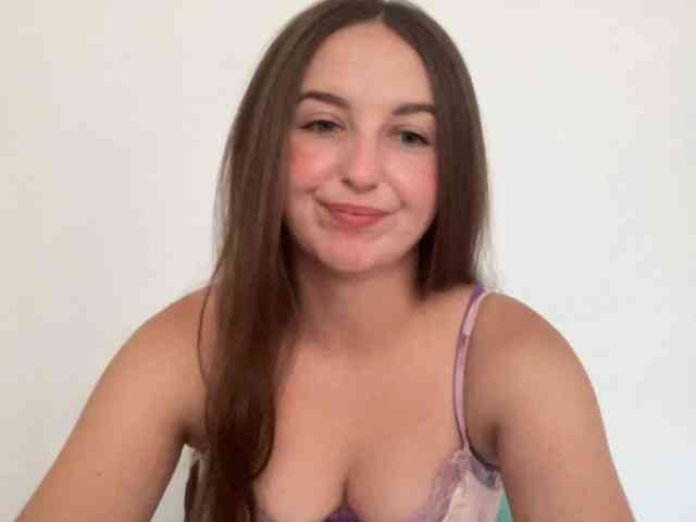 Model: CharlotteNatural