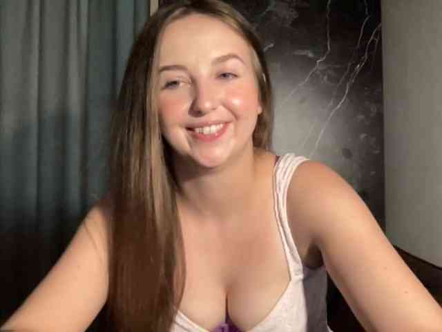 Model: CharlotteNatural