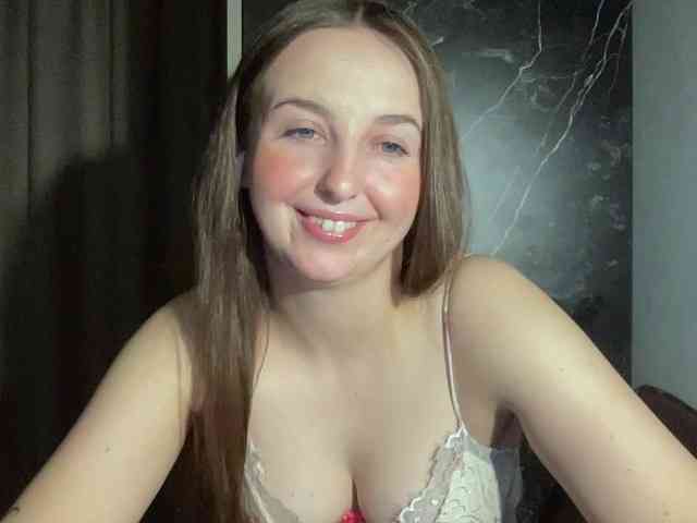 Model: CharlotteNatural