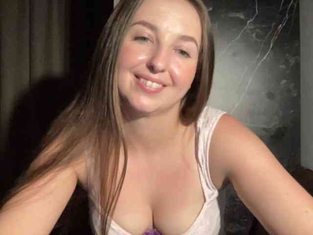 Model: CharlotteNatural