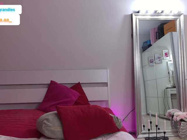 andrea00955 live webcam show