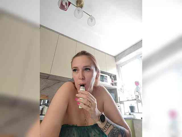 she-wolf webcam