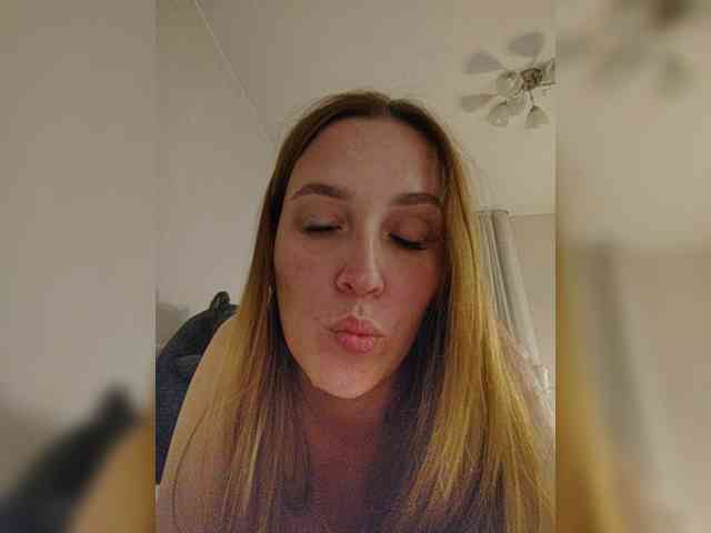 she-wolf webcam