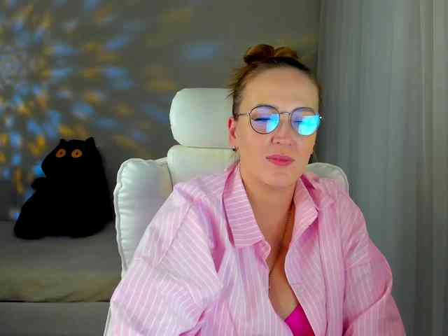 she-wolf webcam