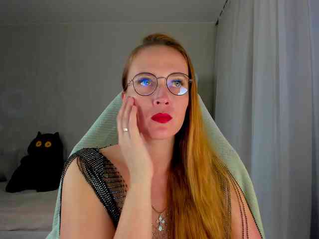 she-wolf webcam