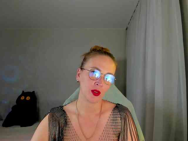 she-wolf webcam