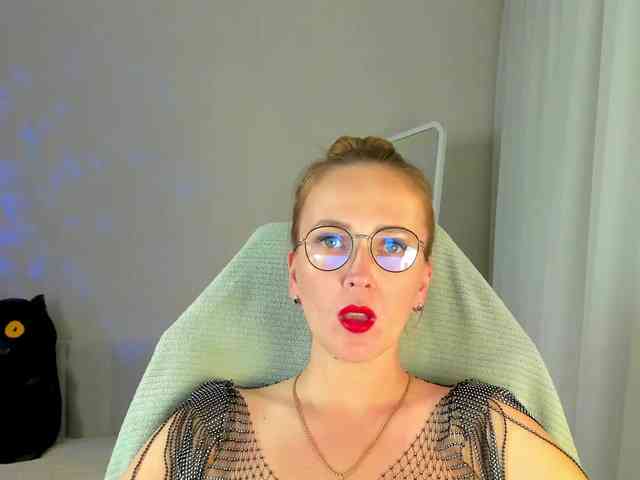 she-wolf webcam