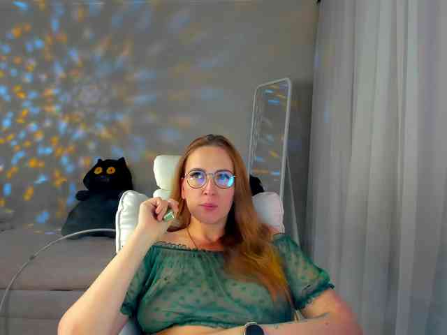she-wolf webcam