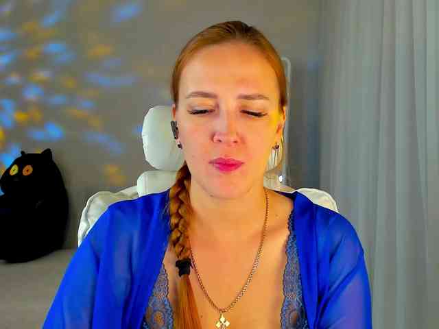 she-wolf webcam