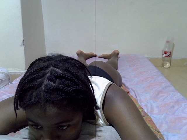 Sexxiemaya live cam on BongaCams