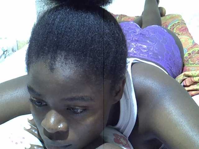 Sexxiemaya live cam on BongaCams