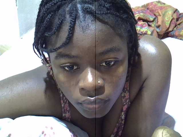 Sexxiemaya live cam on BongaCams