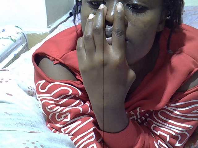 Sexxiemaya live cam on BongaCams