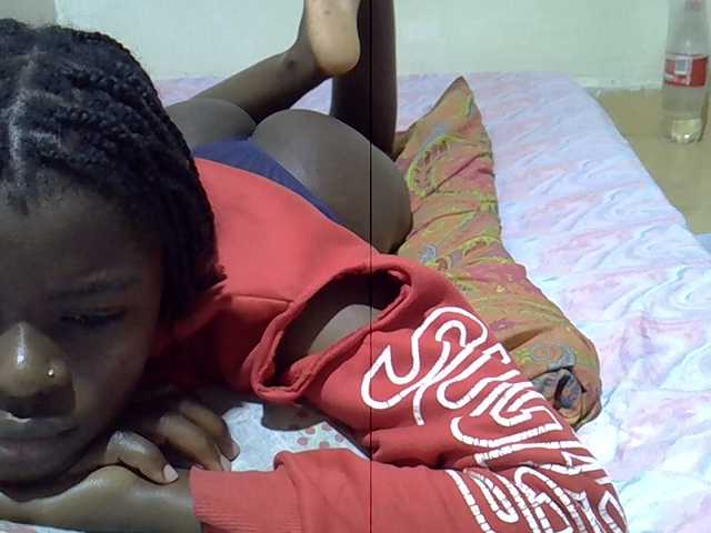 Sexxiemaya live cam on BongaCams