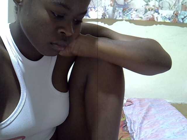 Sexxiemaya live cam on BongaCams