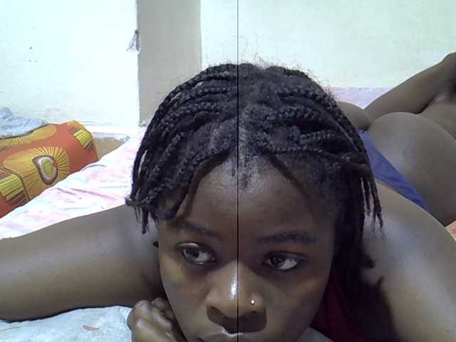 Sexxiemaya live cam on BongaCams