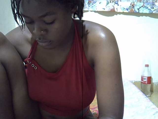 Sexxiemaya live cam on BongaCams