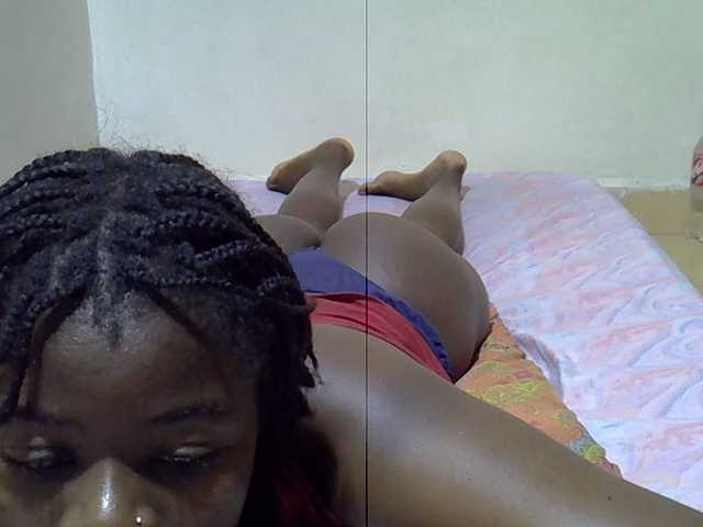 Sexxiemaya live cam on BongaCams