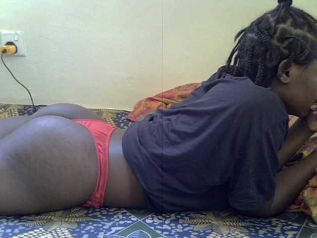 Sexxiemaya live cam on BongaCams