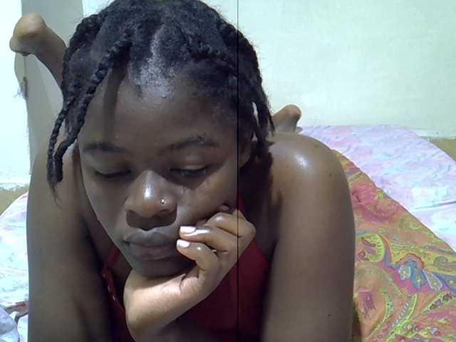 Sexxiemaya live cam on BongaCams