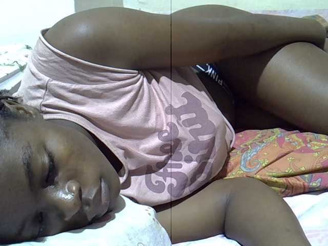 Sexxiemaya live cam on BongaCams
